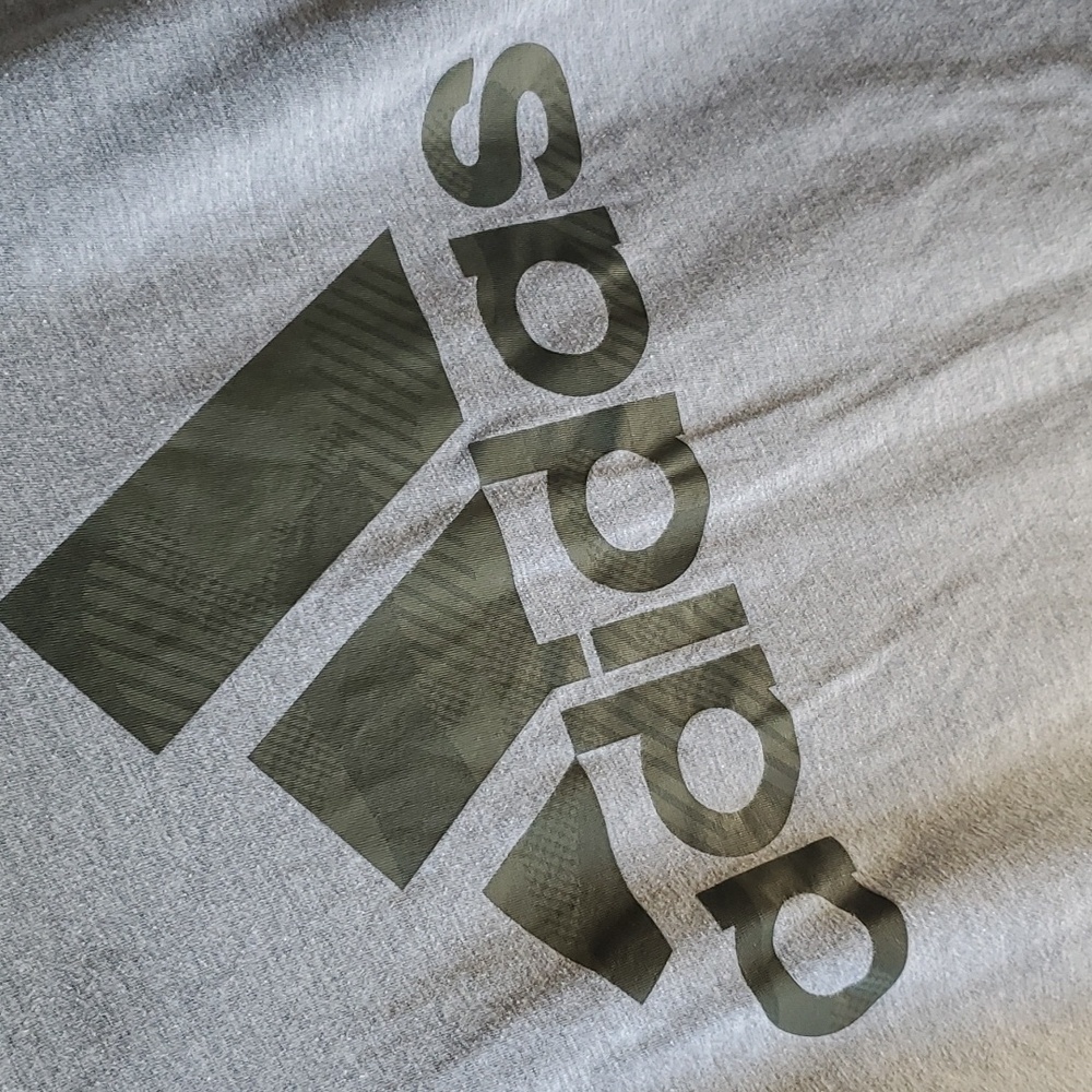 Adidas T-Shirt - Picture 2 of 5